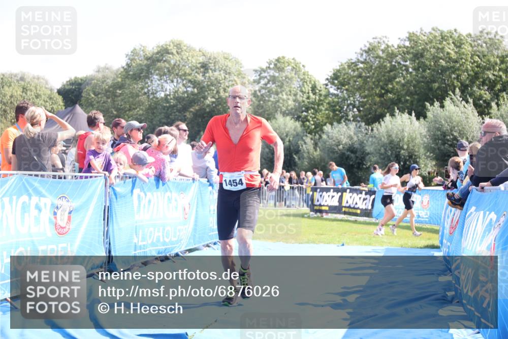 25.08.2024 - Elbe Triathlon Hamburg H.Heesch http://msf.ph/oto/6876026 25.08.2024 11:42:12 Ziel 1454 meine-sportfotos.de
