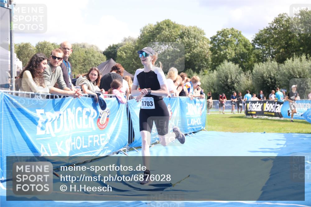 25.08.2024 - Elbe Triathlon Hamburg H.Heesch http://msf.ph/oto/6876028 25.08.2024 12:06:11 Ziel 1613, 1703 meine-sportfotos.de