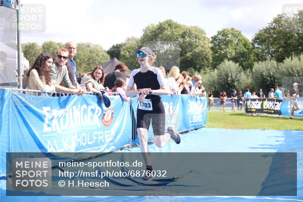 25.08.2024 - Elbe Triathlon Hamburg H.Heesch http://msf.ph/oto/6876032 25.08.2024 12:06:11 Ziel 1613, 1703 meine-sportfotos.de