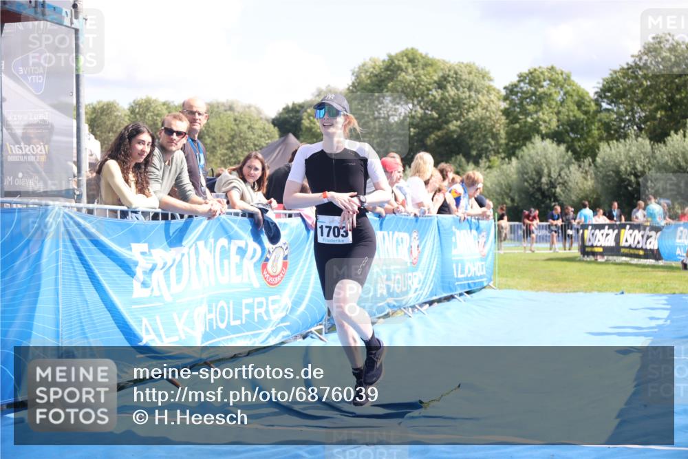 25.08.2024 - Elbe Triathlon Hamburg H.Heesch http://msf.ph/oto/6876039 25.08.2024 12:06:11 Ziel 1613, 1703 meine-sportfotos.de
