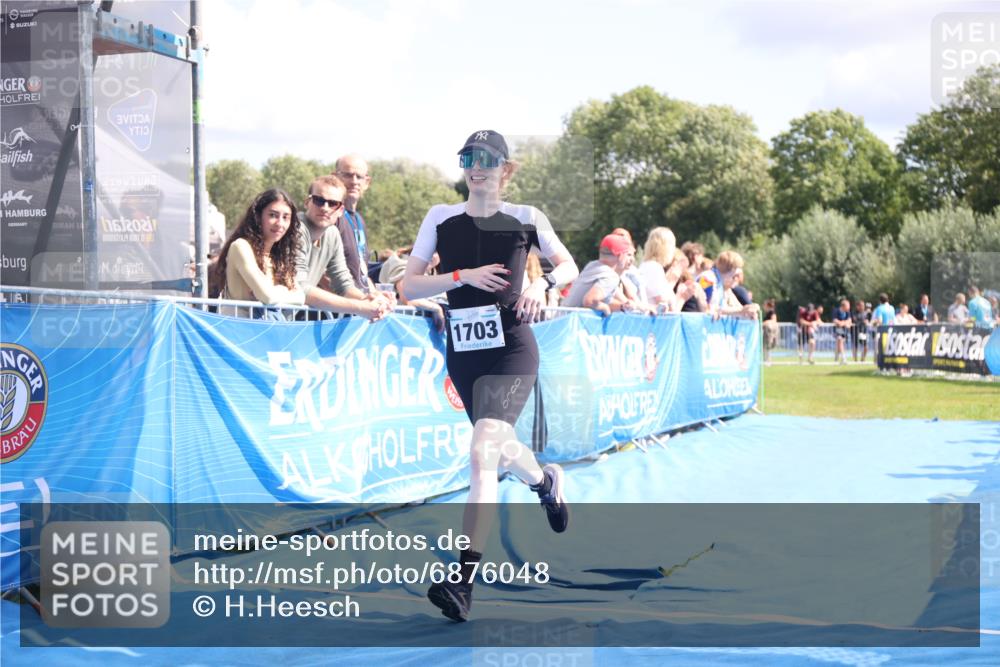 25.08.2024 - Elbe Triathlon Hamburg H.Heesch http://msf.ph/oto/6876048 25.08.2024 12:06:11 Ziel 1613, 1703 meine-sportfotos.de