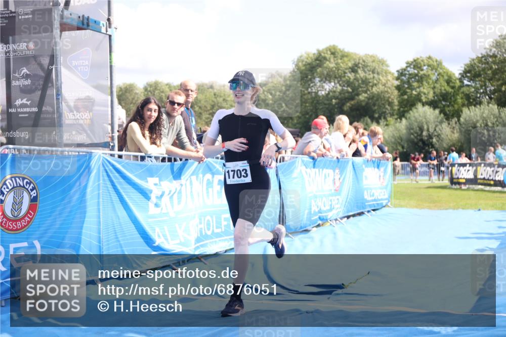 25.08.2024 - Elbe Triathlon Hamburg H.Heesch http://msf.ph/oto/6876051 25.08.2024 12:06:11 Ziel 1613, 1703 meine-sportfotos.de