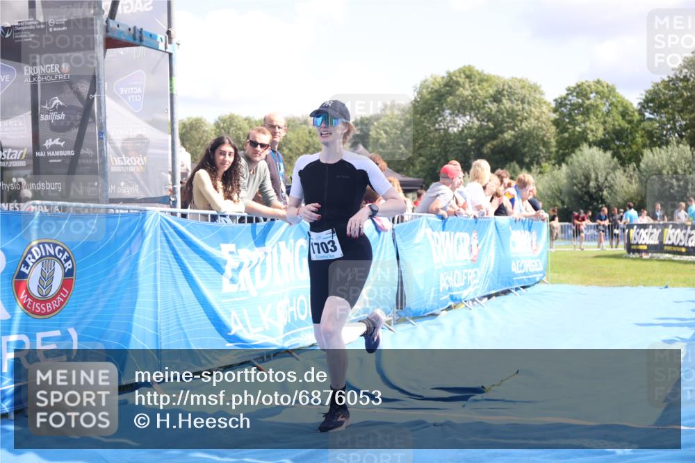 25.08.2024 - Elbe Triathlon Hamburg H.Heesch http://msf.ph/oto/6876053 25.08.2024 12:06:11 Ziel 1613, 1703 meine-sportfotos.de