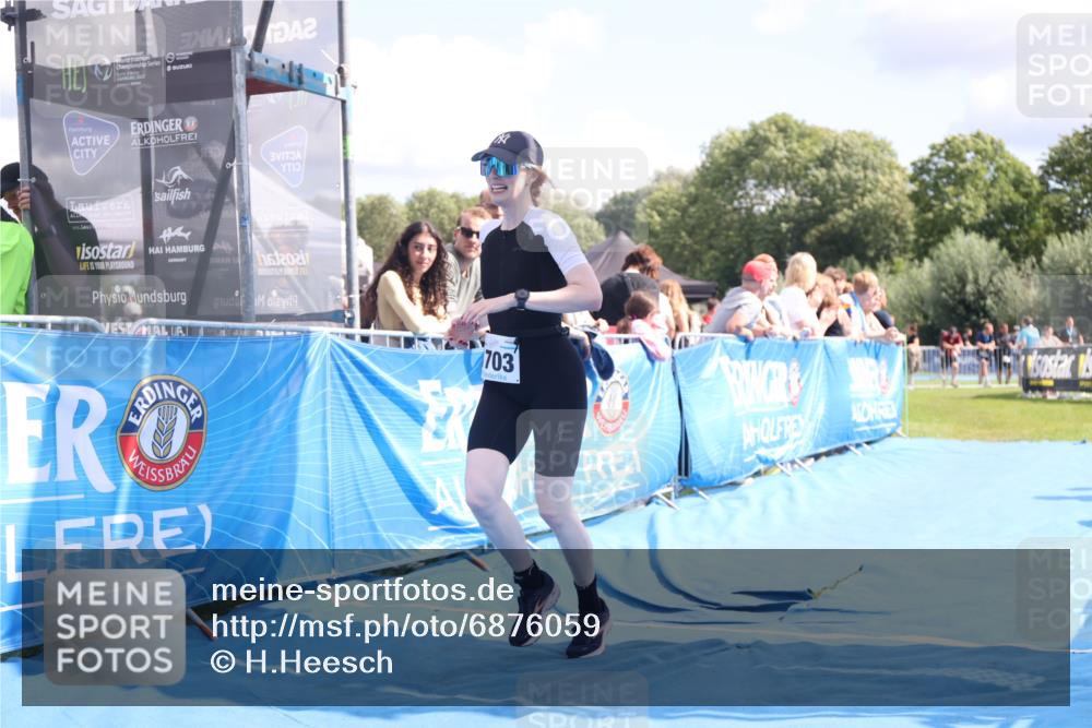 25.08.2024 - Elbe Triathlon Hamburg H.Heesch http://msf.ph/oto/6876059 25.08.2024 12:06:11 Ziel 1613, 1703 meine-sportfotos.de