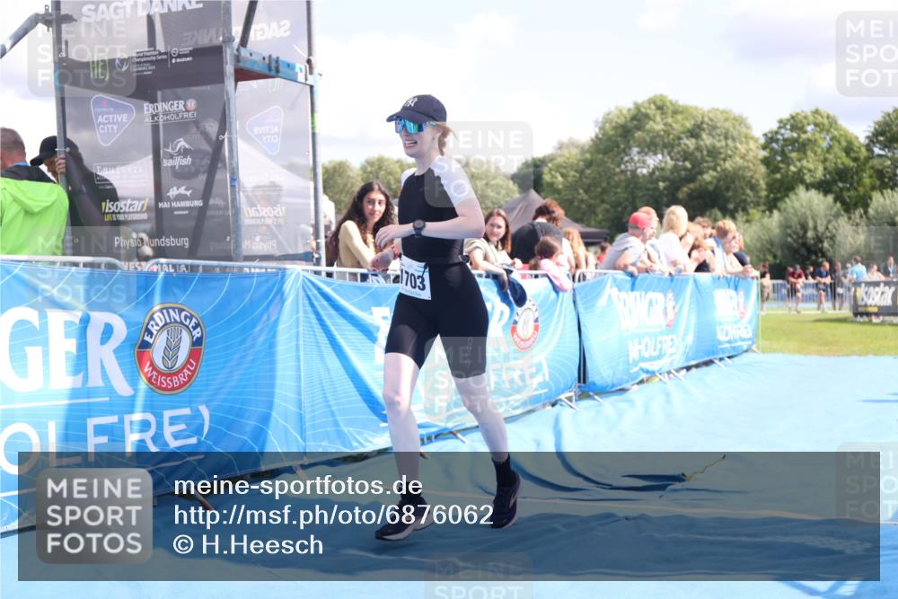 25.08.2024 - Elbe Triathlon Hamburg H.Heesch http://msf.ph/oto/6876062 25.08.2024 12:06:11 Ziel 1613, 1703 meine-sportfotos.de