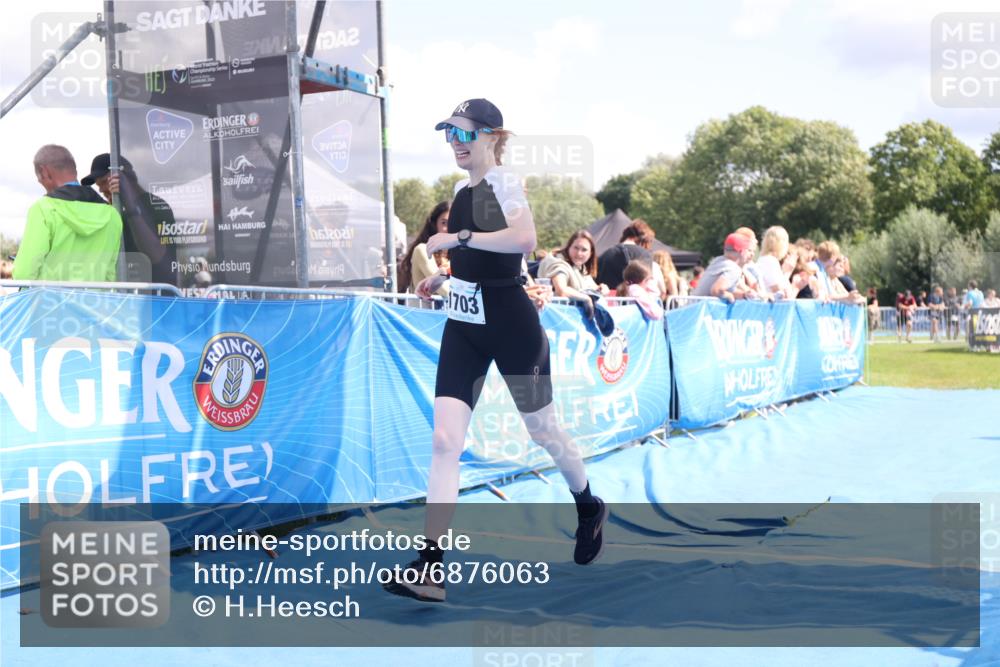 25.08.2024 - Elbe Triathlon Hamburg H.Heesch http://msf.ph/oto/6876063 25.08.2024 12:06:11 Ziel 1613, 1703 meine-sportfotos.de