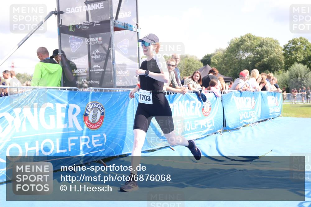 25.08.2024 - Elbe Triathlon Hamburg H.Heesch http://msf.ph/oto/6876068 25.08.2024 12:06:11 Ziel 1613, 1703 meine-sportfotos.de