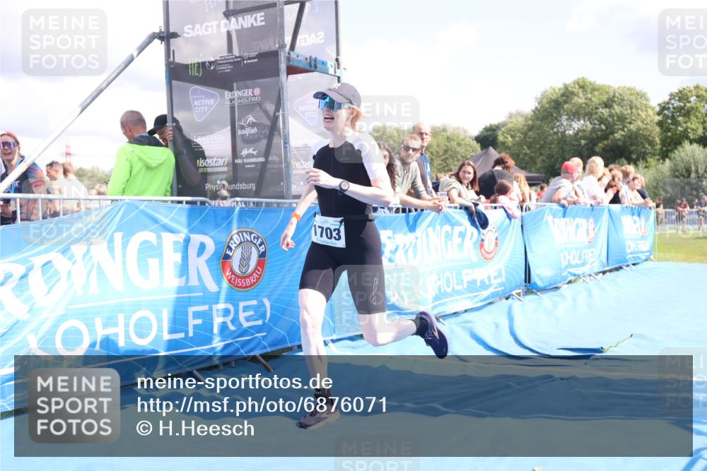 25.08.2024 - Elbe Triathlon Hamburg H.Heesch http://msf.ph/oto/6876071 25.08.2024 12:06:11 Ziel 1613, 1703 meine-sportfotos.de