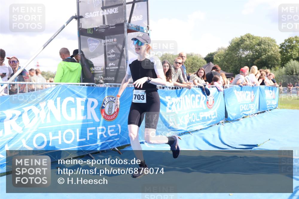 25.08.2024 - Elbe Triathlon Hamburg H.Heesch http://msf.ph/oto/6876074 25.08.2024 12:06:12 Ziel 1613, 1703 meine-sportfotos.de