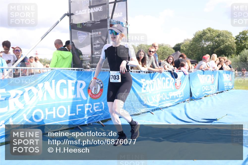 25.08.2024 - Elbe Triathlon Hamburg H.Heesch http://msf.ph/oto/6876077 25.08.2024 12:06:12 Ziel 1613, 1703 meine-sportfotos.de