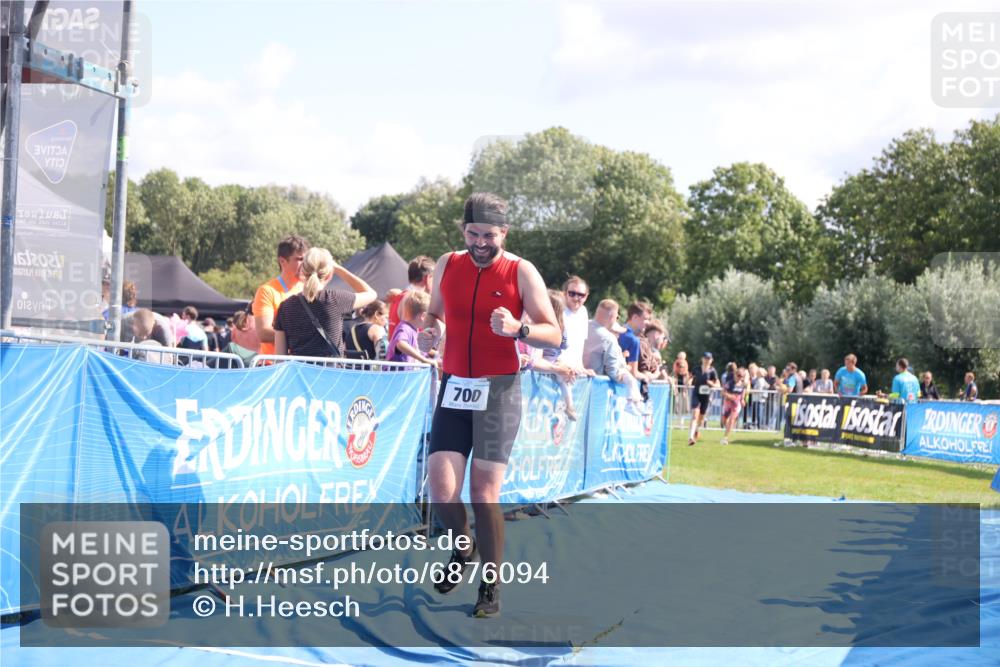 25.08.2024 - Elbe Triathlon Hamburg H.Heesch http://msf.ph/oto/6876094 25.08.2024 11:42:28 Ziel 500, 700, 1495 meine-sportfotos.de