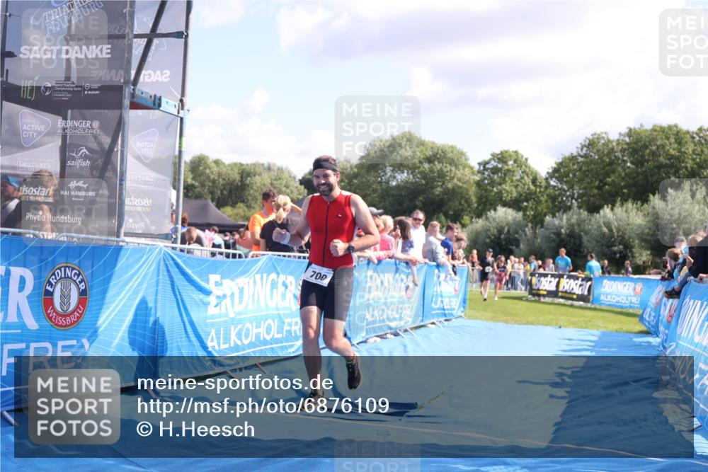 25.08.2024 - Elbe Triathlon Hamburg H.Heesch http://msf.ph/oto/6876109 25.08.2024 11:42:28 Ziel 500, 700, 1495 meine-sportfotos.de