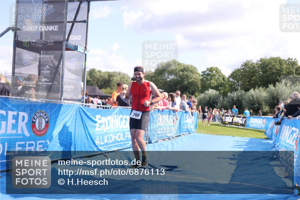 25.08.2024 - Elbe Triathlon Hamburg H.Heesch http://msf.ph/oto/6876113 25.08.2024 11:42:28 Ziel 500, 700, 1495 meine-sportfotos.de