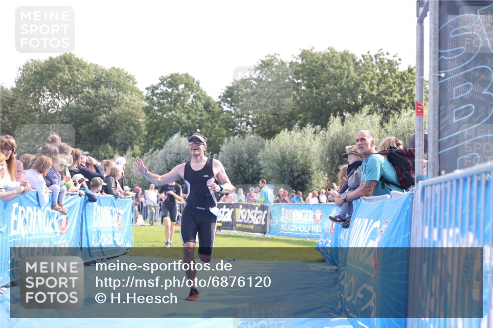 25.08.2024 - Elbe Triathlon Hamburg H.Heesch http://msf.ph/oto/6876120 25.08.2024 11:16:54 Ziel 144, 223, 387, 528, 622, 751 meine-sportfotos.de