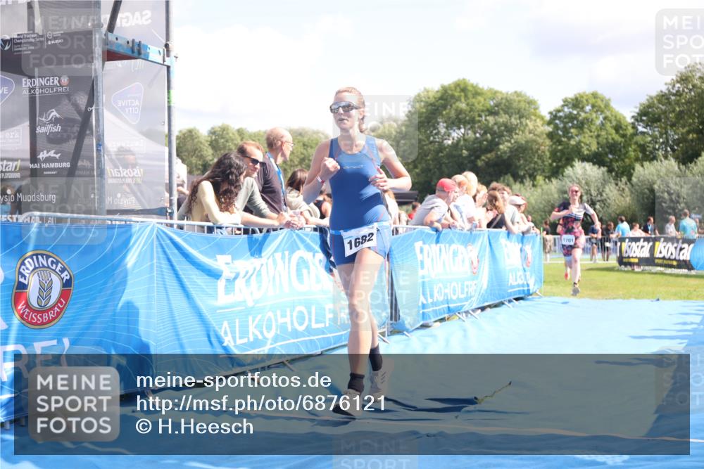 25.08.2024 - Elbe Triathlon Hamburg H.Heesch http://msf.ph/oto/6876121 25.08.2024 12:06:26 Ziel 1682, 1697, 1701 meine-sportfotos.de