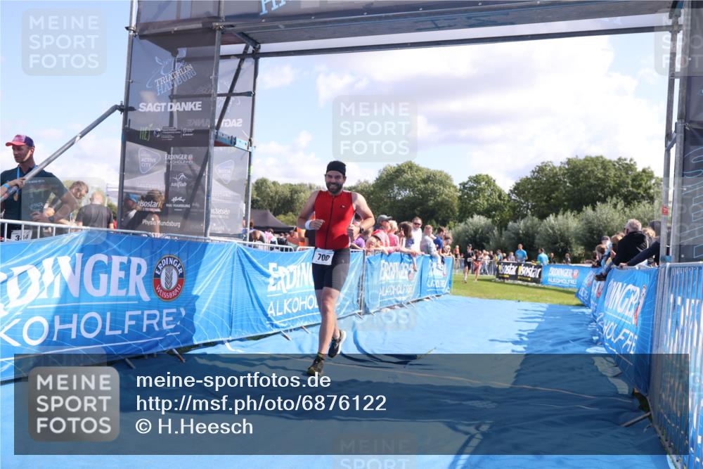 25.08.2024 - Elbe Triathlon Hamburg H.Heesch http://msf.ph/oto/6876122 25.08.2024 11:42:28 Ziel 500, 700, 1495 meine-sportfotos.de