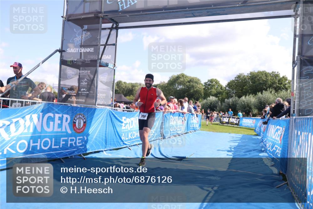 25.08.2024 - Elbe Triathlon Hamburg H.Heesch http://msf.ph/oto/6876126 25.08.2024 11:42:28 Ziel 500, 700, 1495 meine-sportfotos.de