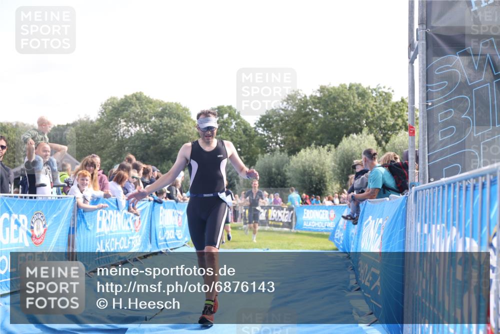 25.08.2024 - Elbe Triathlon Hamburg H.Heesch http://msf.ph/oto/6876143 25.08.2024 11:16:55 Ziel 144, 223, 387, 528, 622, 751 meine-sportfotos.de