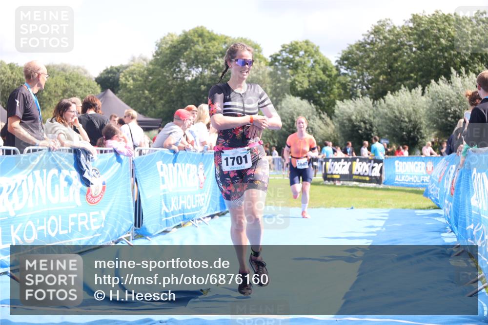 25.08.2024 - Elbe Triathlon Hamburg H.Heesch http://msf.ph/oto/6876160 25.08.2024 12:06:28 Ziel 1682, 1697, 1701 meine-sportfotos.de