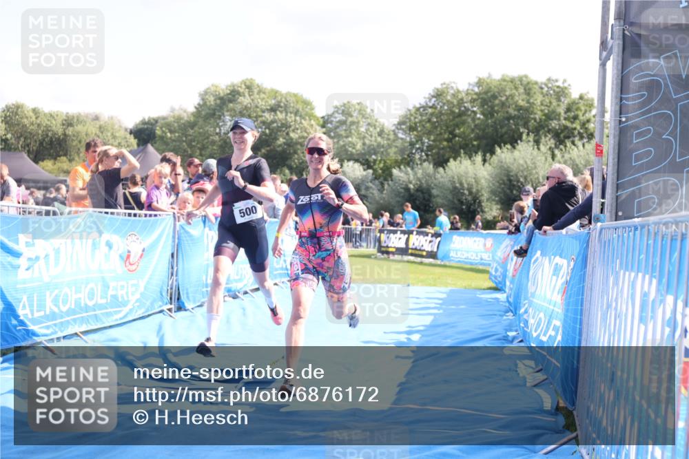 25.08.2024 - Elbe Triathlon Hamburg H.Heesch http://msf.ph/oto/6876172 25.08.2024 11:42:33 Ziel 331, 500, 700, 1495 meine-sportfotos.de