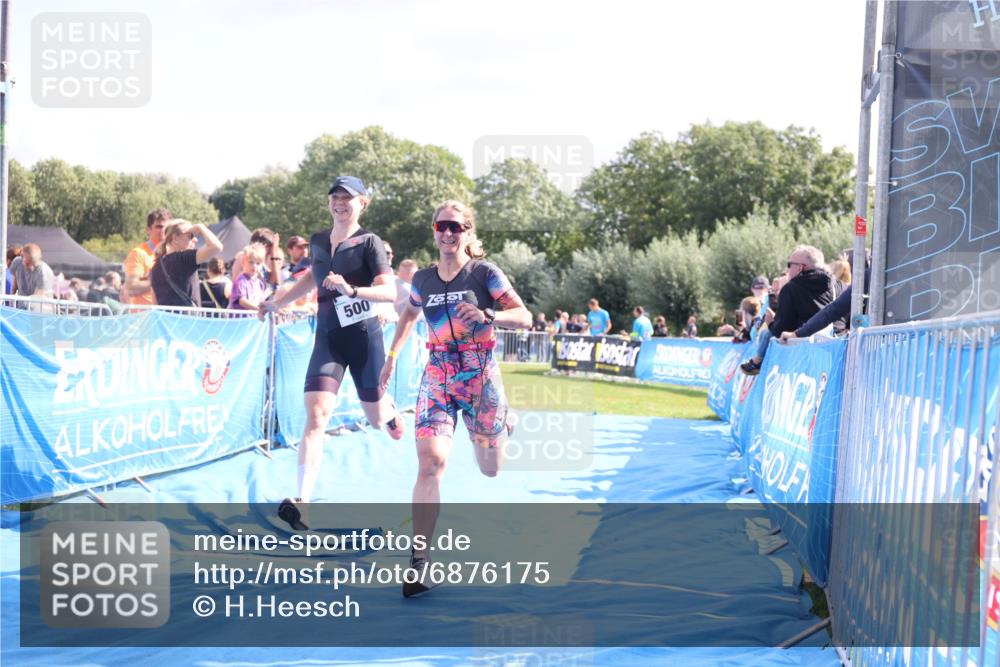 25.08.2024 - Elbe Triathlon Hamburg H.Heesch http://msf.ph/oto/6876175 25.08.2024 11:42:33 Ziel 331, 500, 700, 1495 meine-sportfotos.de