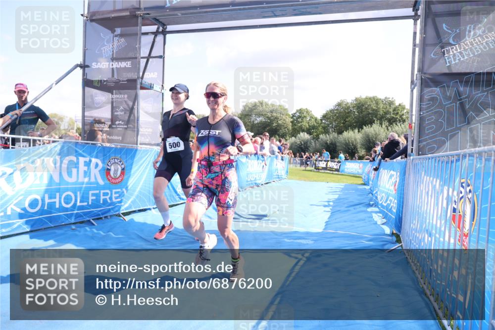 25.08.2024 - Elbe Triathlon Hamburg H.Heesch http://msf.ph/oto/6876200 25.08.2024 11:42:33 Ziel 331, 500, 700, 1495 meine-sportfotos.de