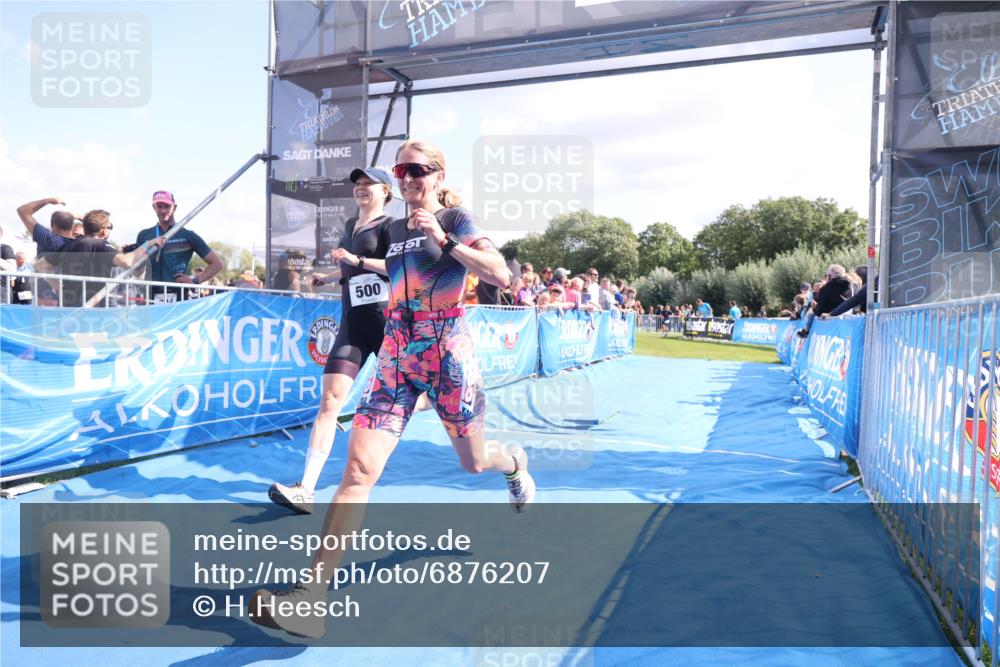 25.08.2024 - Elbe Triathlon Hamburg H.Heesch http://msf.ph/oto/6876207 25.08.2024 11:42:33 Ziel 331, 500, 700, 1495 meine-sportfotos.de