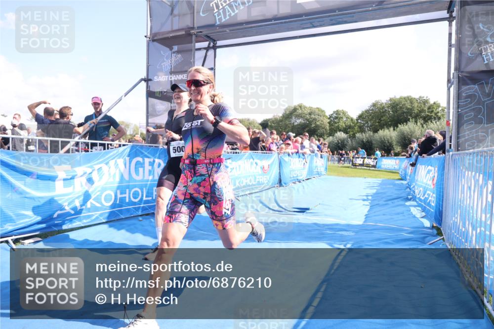 25.08.2024 - Elbe Triathlon Hamburg H.Heesch http://msf.ph/oto/6876210 25.08.2024 11:42:33 Ziel 331, 500, 700, 1495 meine-sportfotos.de