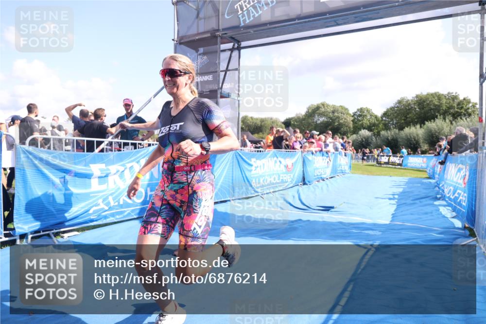 25.08.2024 - Elbe Triathlon Hamburg H.Heesch http://msf.ph/oto/6876214 25.08.2024 11:42:33 Ziel 331, 500, 700, 1495 meine-sportfotos.de