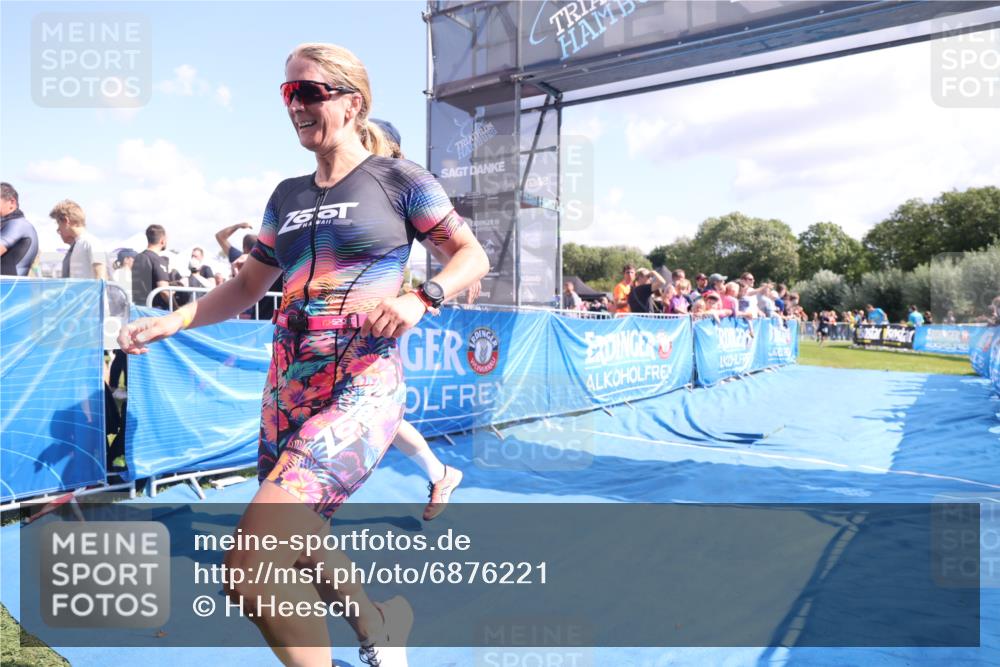 25.08.2024 - Elbe Triathlon Hamburg H.Heesch http://msf.ph/oto/6876221 25.08.2024 11:42:33 Ziel 331, 500, 700, 1495 meine-sportfotos.de