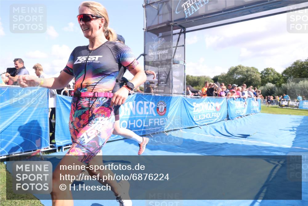 25.08.2024 - Elbe Triathlon Hamburg H.Heesch http://msf.ph/oto/6876224 25.08.2024 11:42:33 Ziel 331, 500, 700, 1495 meine-sportfotos.de