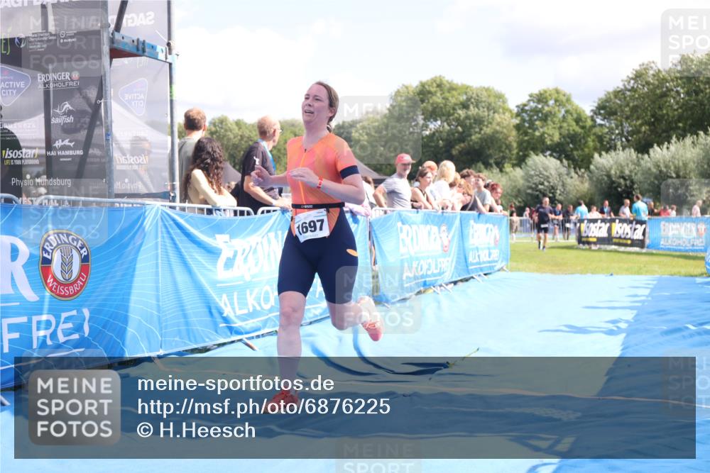 25.08.2024 - Elbe Triathlon Hamburg H.Heesch http://msf.ph/oto/6876225 25.08.2024 12:06:30 Ziel 1431, 1682, 1697, 1701 meine-sportfotos.de
