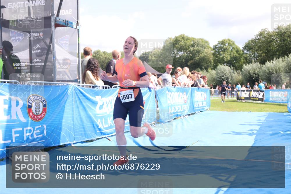 25.08.2024 - Elbe Triathlon Hamburg H.Heesch http://msf.ph/oto/6876229 25.08.2024 12:06:30 Ziel 1431, 1682, 1697, 1701 meine-sportfotos.de