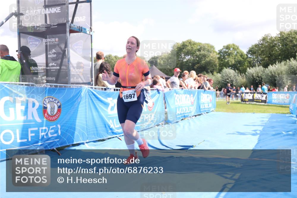 25.08.2024 - Elbe Triathlon Hamburg H.Heesch http://msf.ph/oto/6876233 25.08.2024 12:06:30 Ziel 1431, 1682, 1697, 1701 meine-sportfotos.de