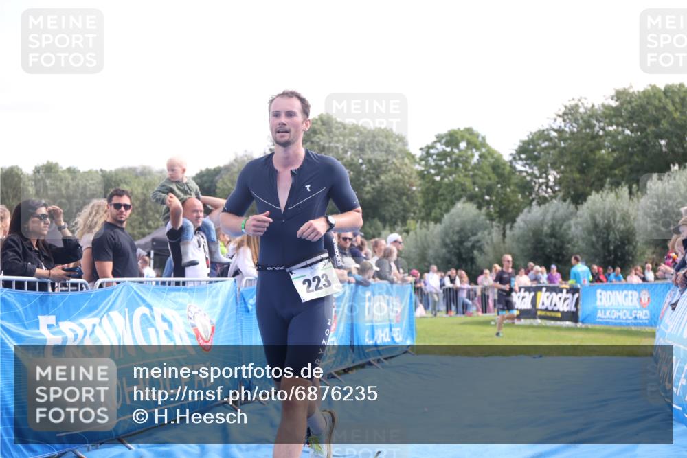 25.08.2024 - Elbe Triathlon Hamburg H.Heesch http://msf.ph/oto/6876235 25.08.2024 11:16:59 Ziel 144, 223, 528 meine-sportfotos.de