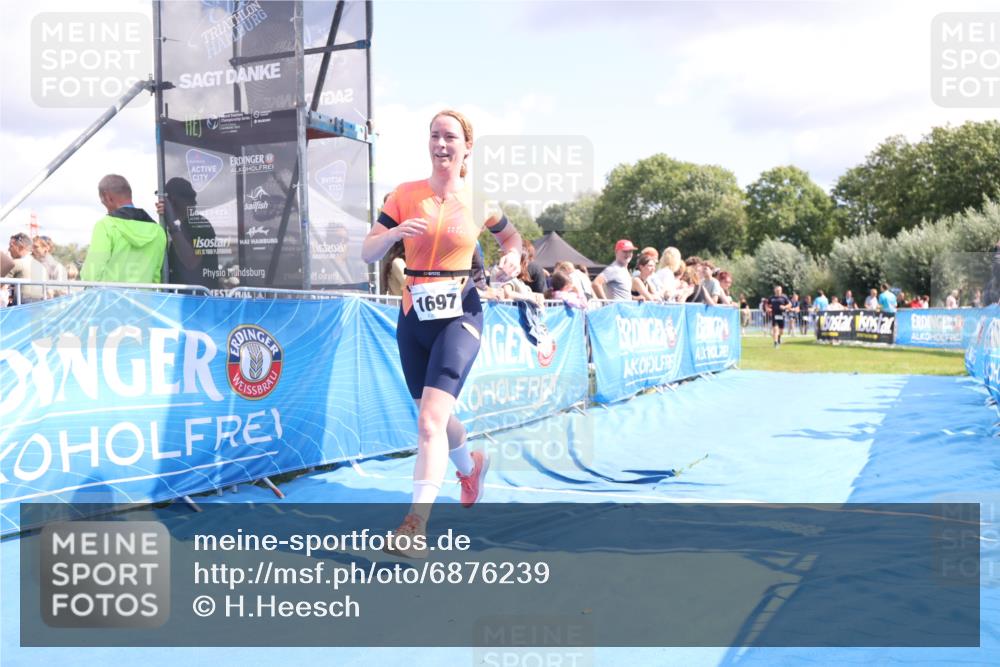 25.08.2024 - Elbe Triathlon Hamburg H.Heesch http://msf.ph/oto/6876239 25.08.2024 12:06:30 Ziel 1431, 1682, 1697, 1701 meine-sportfotos.de
