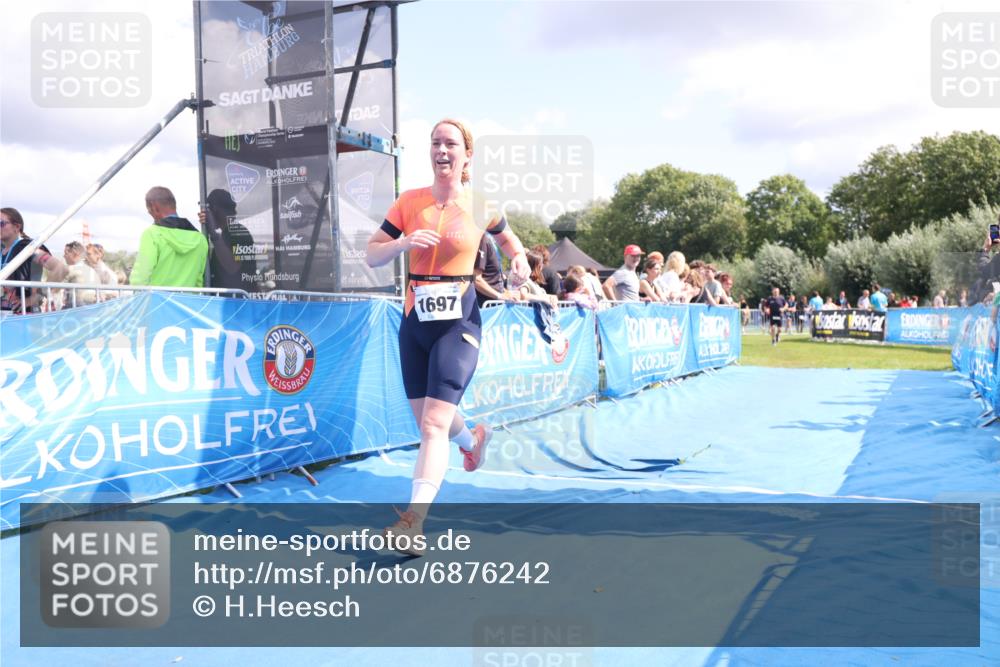 25.08.2024 - Elbe Triathlon Hamburg H.Heesch http://msf.ph/oto/6876242 25.08.2024 12:06:30 Ziel 1431, 1682, 1697, 1701 meine-sportfotos.de