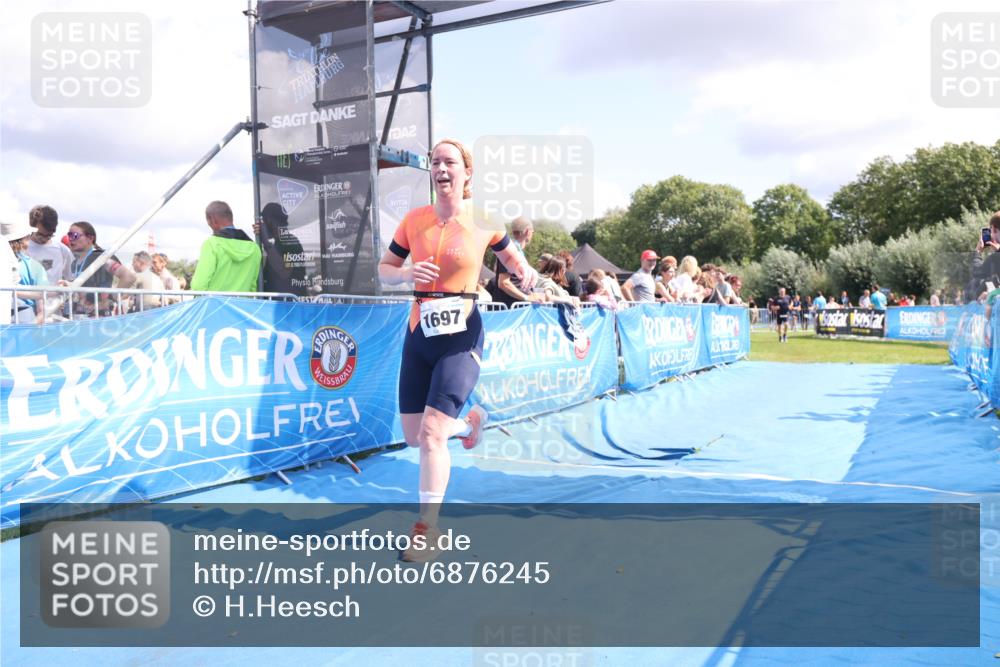 25.08.2024 - Elbe Triathlon Hamburg H.Heesch http://msf.ph/oto/6876245 25.08.2024 12:06:30 Ziel 1431, 1682, 1697, 1701 meine-sportfotos.de