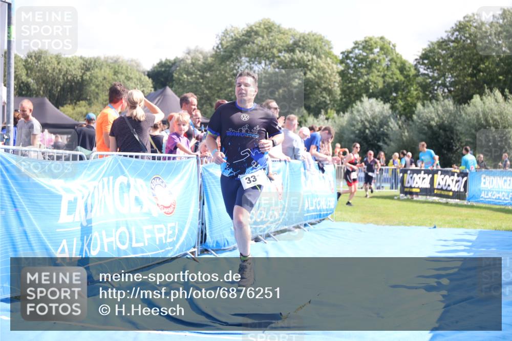 25.08.2024 - Elbe Triathlon Hamburg H.Heesch http://msf.ph/oto/6876251 25.08.2024 11:42:39 Ziel 331, 500, 768, 1495 meine-sportfotos.de