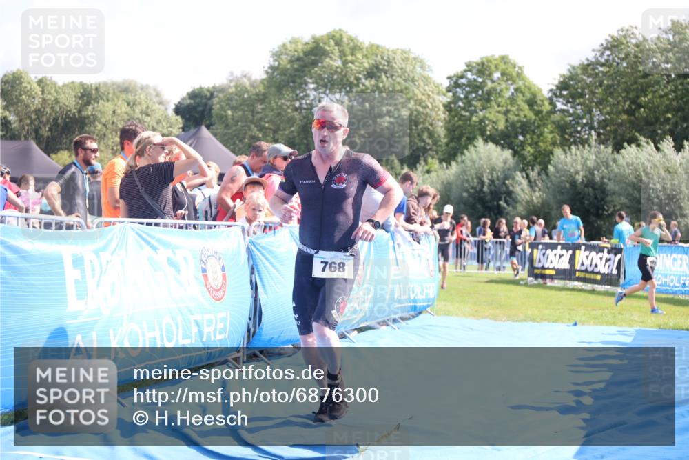 25.08.2024 - Elbe Triathlon Hamburg H.Heesch http://msf.ph/oto/6876300 25.08.2024 11:42:46 Ziel 331, 768, 1444 meine-sportfotos.de