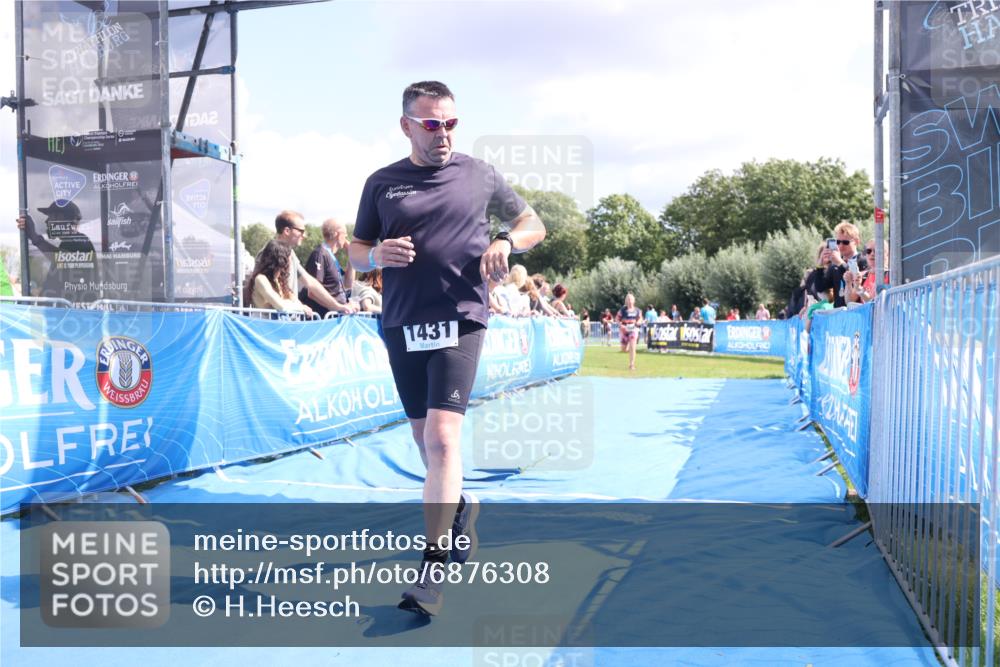25.08.2024 - Elbe Triathlon Hamburg H.Heesch http://msf.ph/oto/6876308 25.08.2024 12:06:38 Ziel 1431, 1684 meine-sportfotos.de