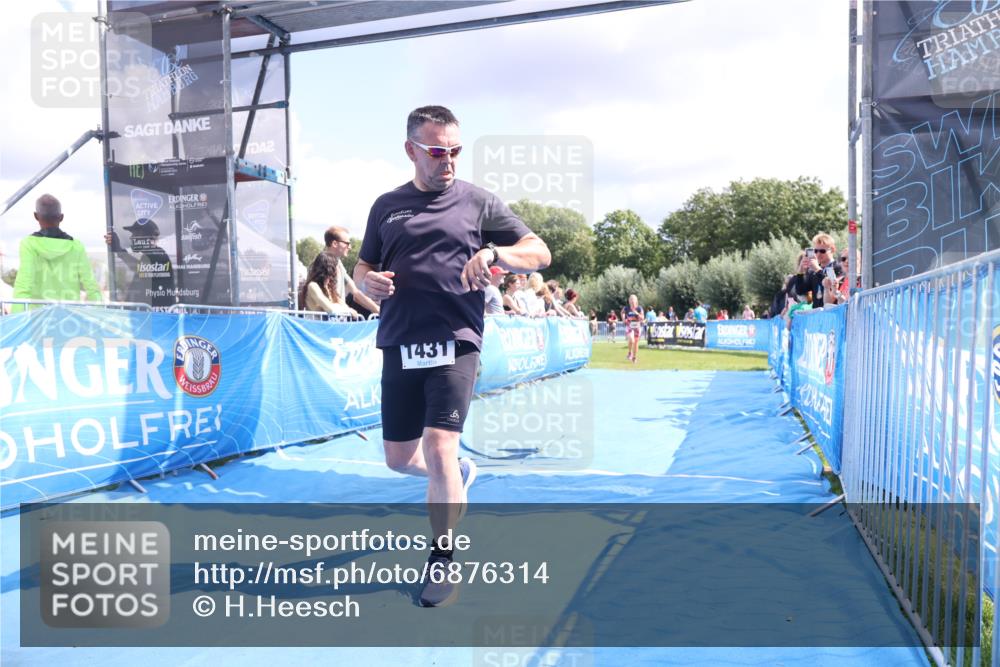 25.08.2024 - Elbe Triathlon Hamburg H.Heesch http://msf.ph/oto/6876314 25.08.2024 12:06:39 Ziel 1431, 1684 meine-sportfotos.de