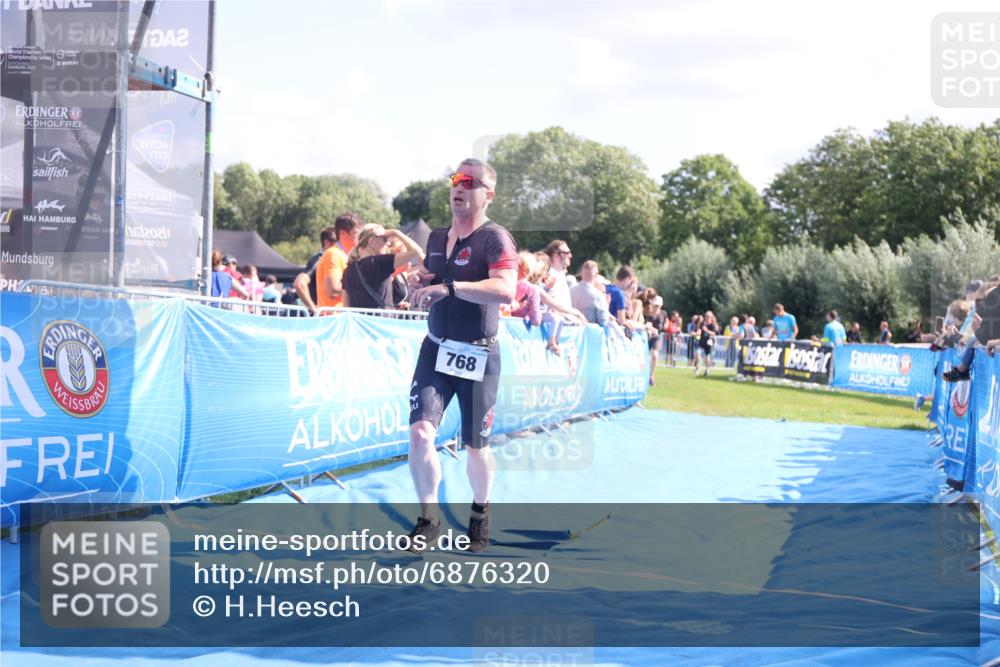 25.08.2024 - Elbe Triathlon Hamburg H.Heesch http://msf.ph/oto/6876320 25.08.2024 11:42:47 Ziel 768, 1403, 1444 meine-sportfotos.de