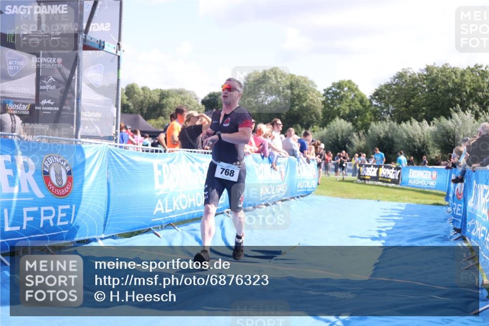 25.08.2024 - Elbe Triathlon Hamburg H.Heesch http://msf.ph/oto/6876323 25.08.2024 11:42:47 Ziel 768, 1403, 1444 meine-sportfotos.de