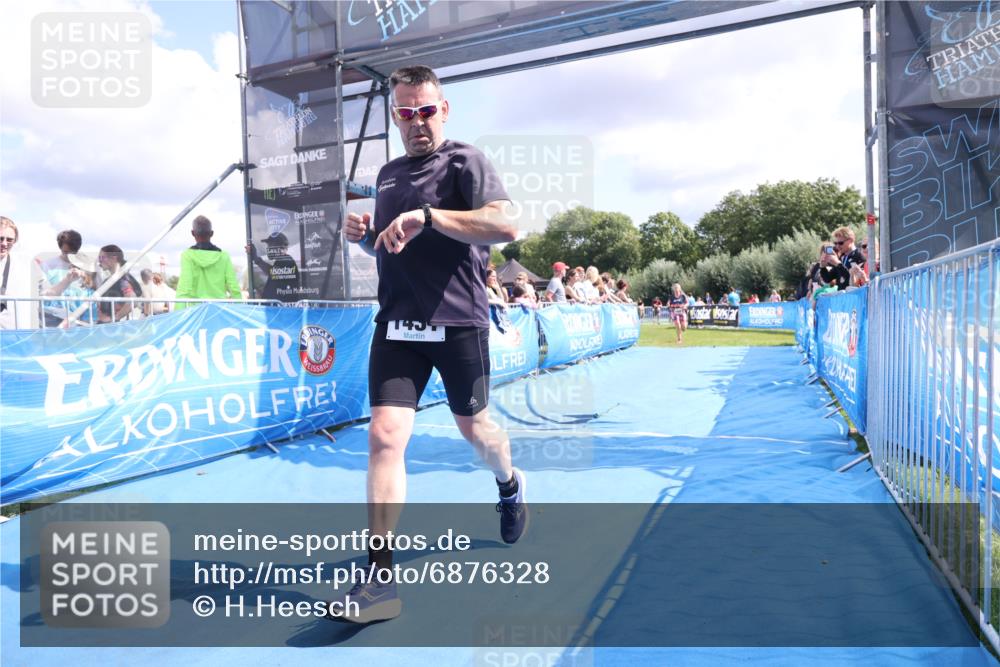 25.08.2024 - Elbe Triathlon Hamburg H.Heesch http://msf.ph/oto/6876328 25.08.2024 12:06:39 Ziel 1431, 1684 meine-sportfotos.de