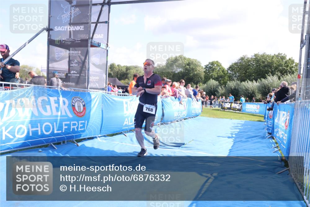 25.08.2024 - Elbe Triathlon Hamburg H.Heesch http://msf.ph/oto/6876332 25.08.2024 11:42:47 Ziel 768, 1403, 1444 meine-sportfotos.de