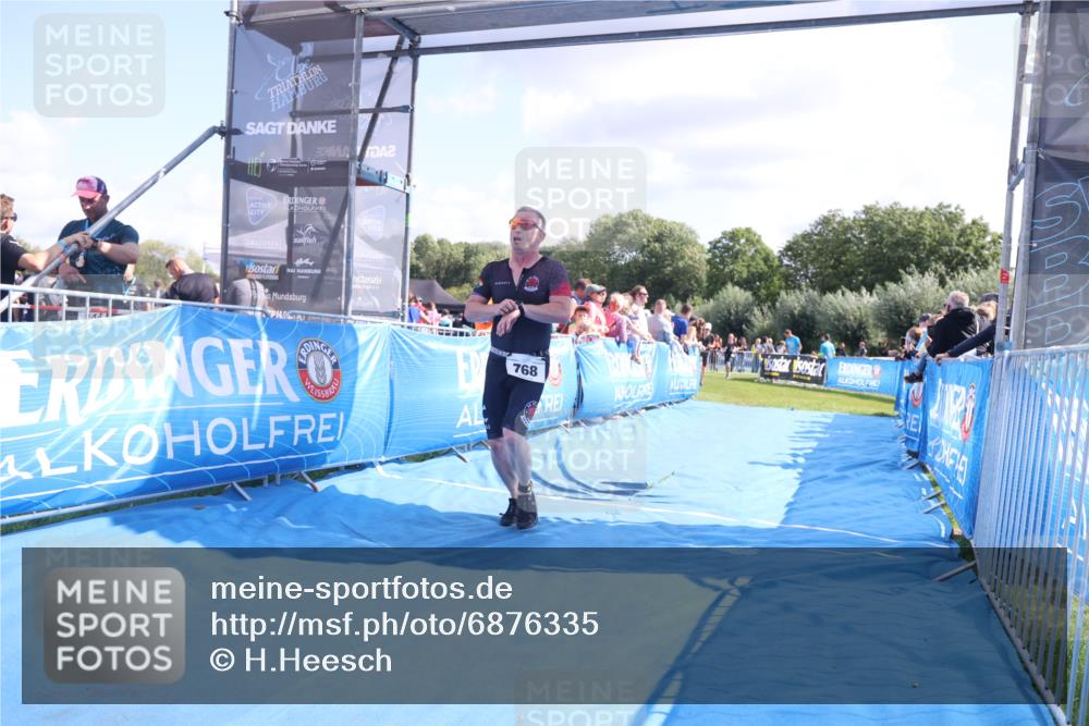 25.08.2024 - Elbe Triathlon Hamburg H.Heesch http://msf.ph/oto/6876335 25.08.2024 11:42:47 Ziel 768, 1403, 1444 meine-sportfotos.de