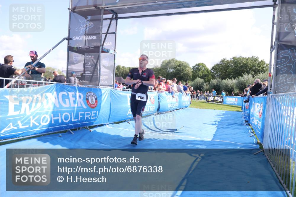25.08.2024 - Elbe Triathlon Hamburg H.Heesch http://msf.ph/oto/6876338 25.08.2024 11:42:47 Ziel 768, 1403, 1444 meine-sportfotos.de