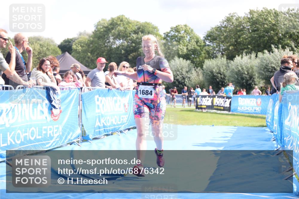 25.08.2024 - Elbe Triathlon Hamburg H.Heesch http://msf.ph/oto/6876342 25.08.2024 12:06:42 Ziel 1431, 1684 meine-sportfotos.de