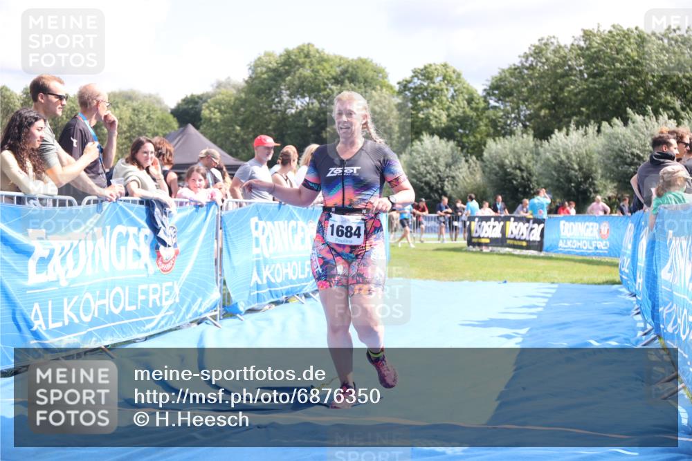 25.08.2024 - Elbe Triathlon Hamburg H.Heesch http://msf.ph/oto/6876350 25.08.2024 12:06:42 Ziel 1431, 1684 meine-sportfotos.de